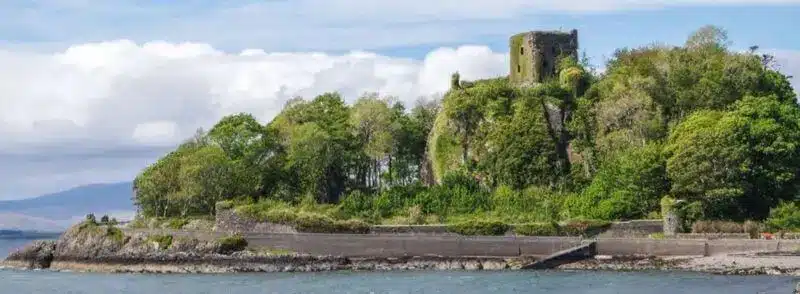 castillo-dunollie-oban-escocia Vista del Castillo de Dunollie en Oban, Escocia