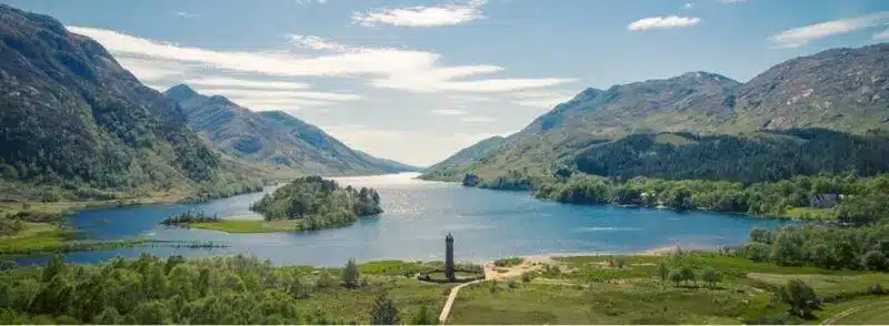 monumento-glenfinnan-loch-shiel-escocia Monumento de Glenfinnan frente al loch Shiel en Escocia